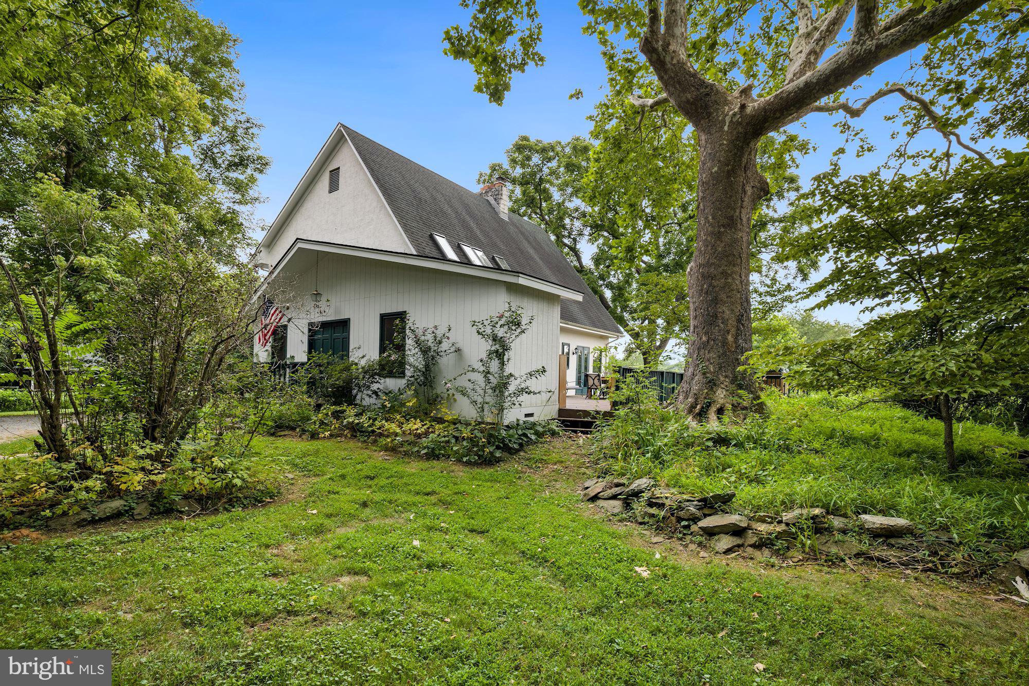 35299 SNICKERSVILLE TURNPIKE