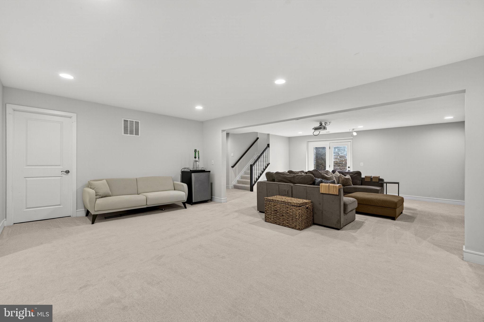 1148 ATHENA DRIVE SE