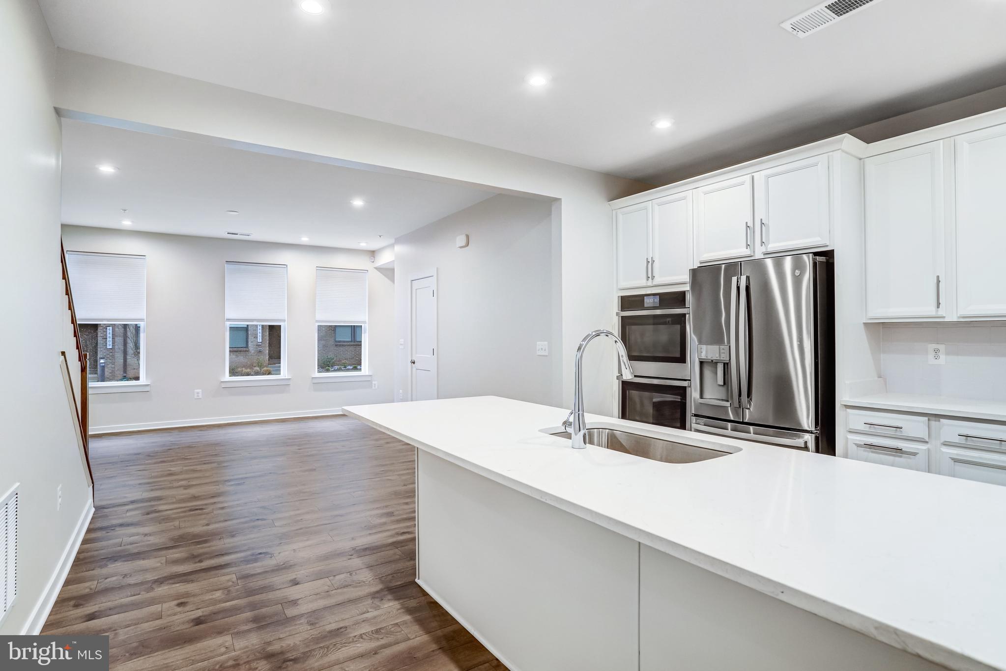 44499 WOLFHOUND SQUARE