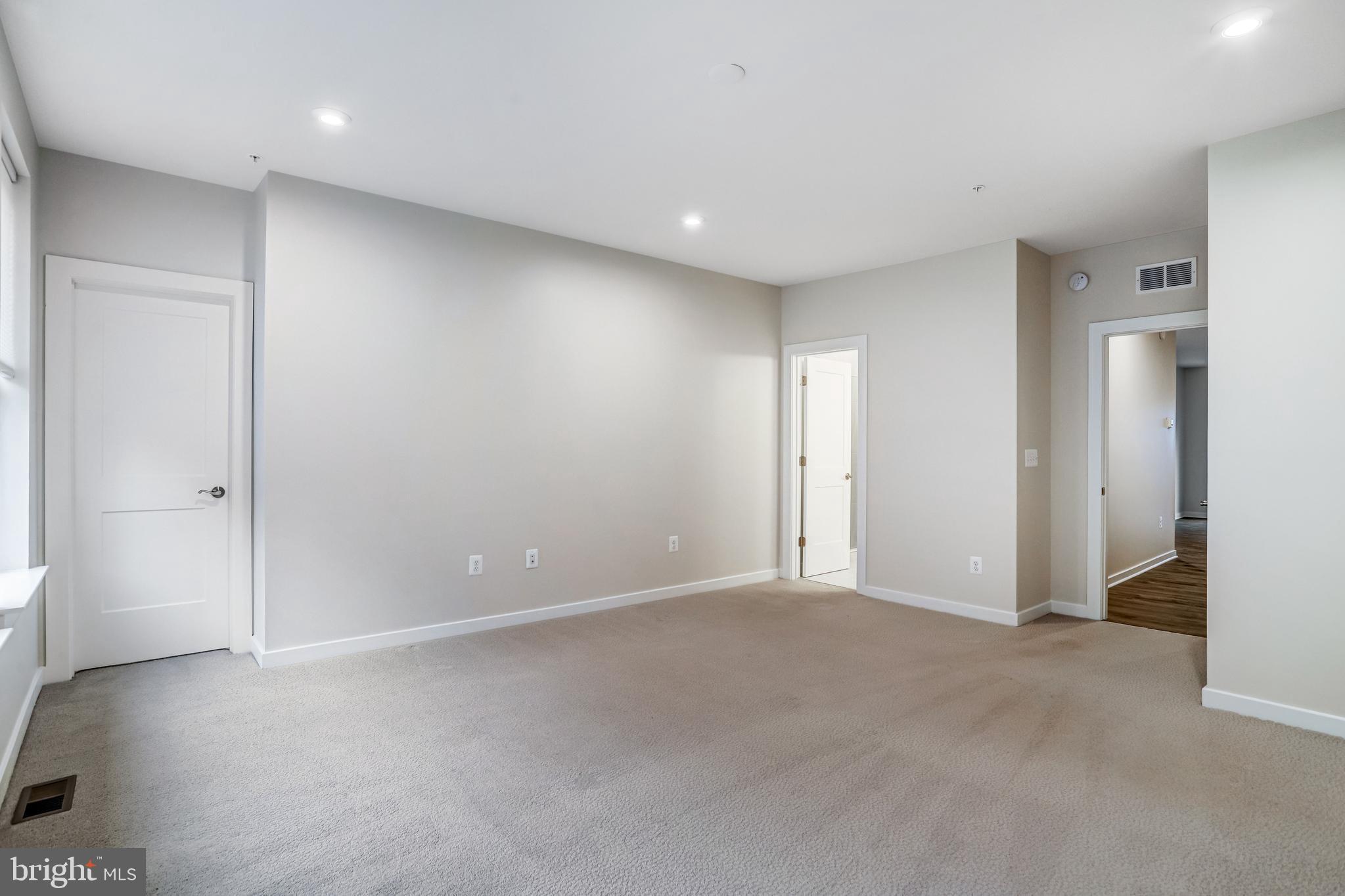 44499 WOLFHOUND SQUARE