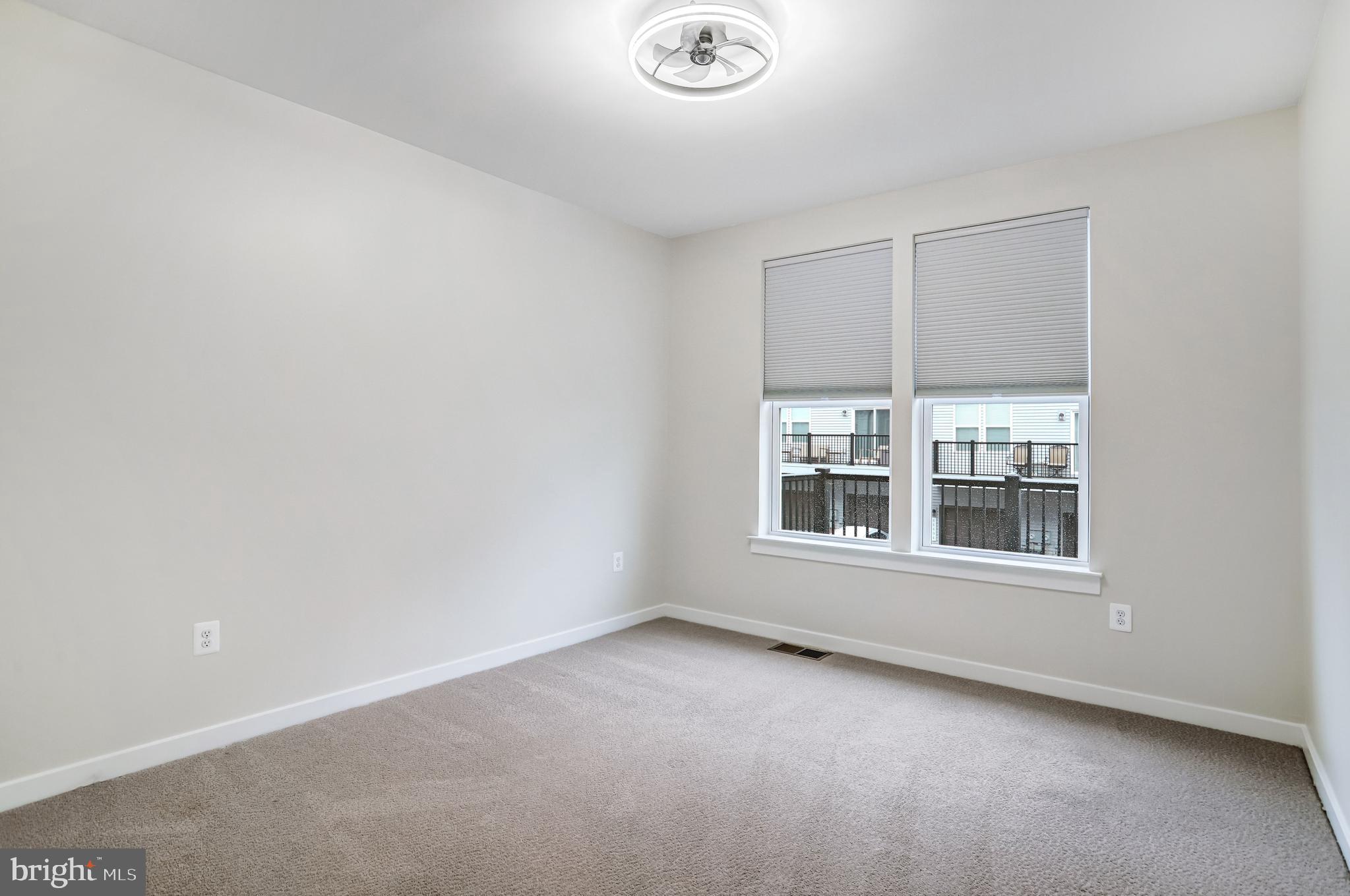 44499 WOLFHOUND SQUARE