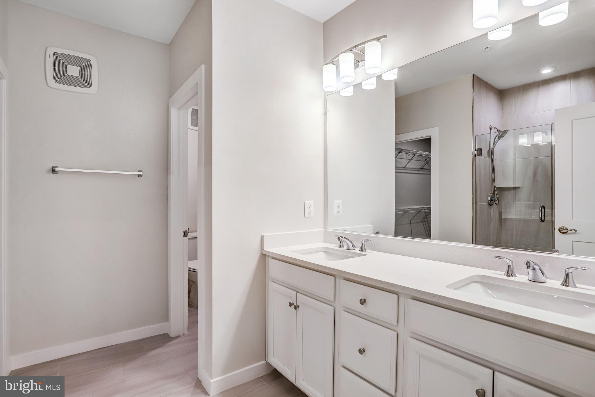 44499 WOLFHOUND SQUARE