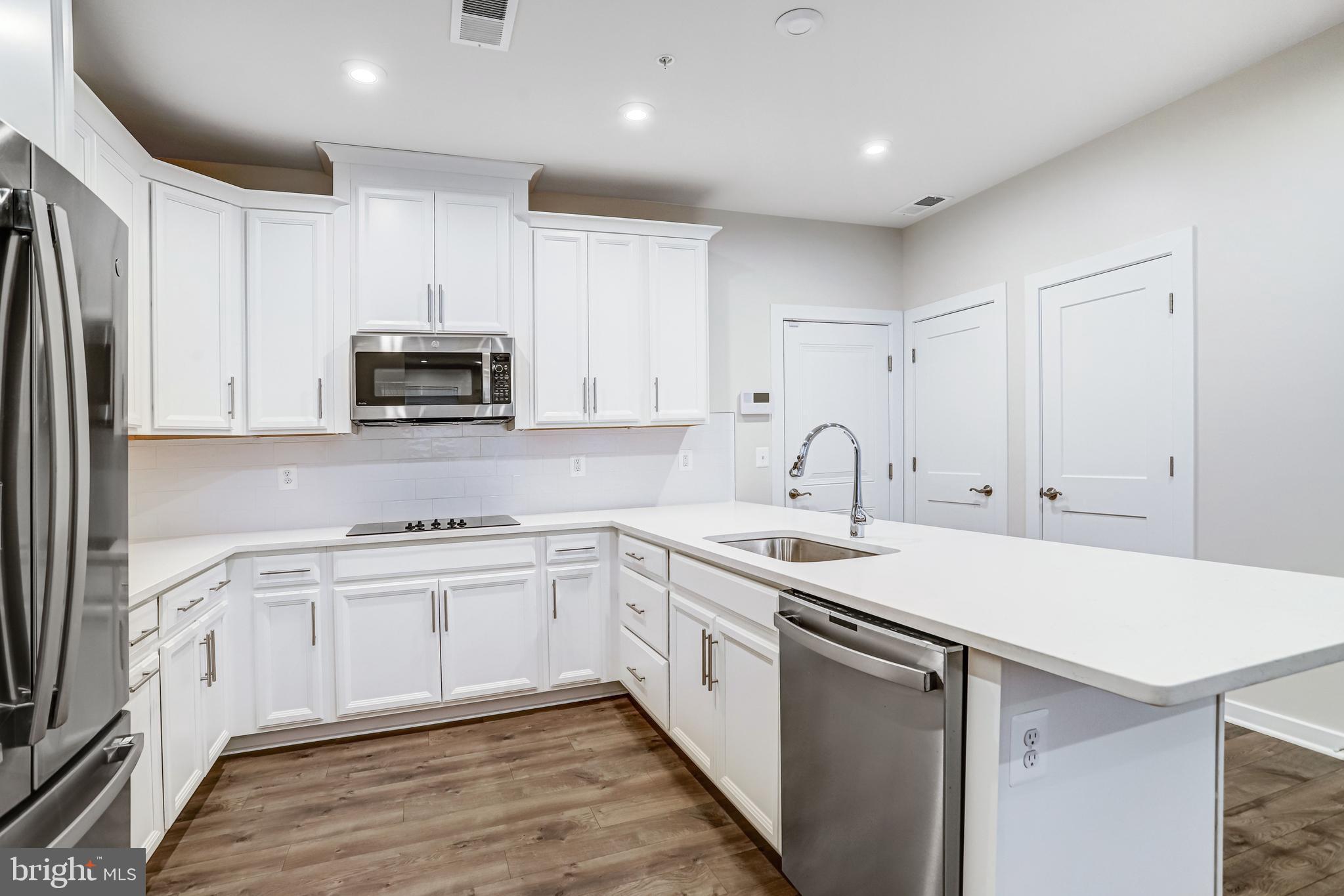 44499 WOLFHOUND SQUARE