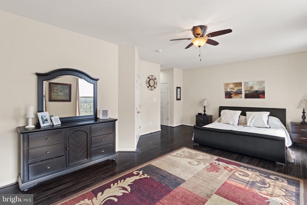 42496 LEGACY PARK DRIVE