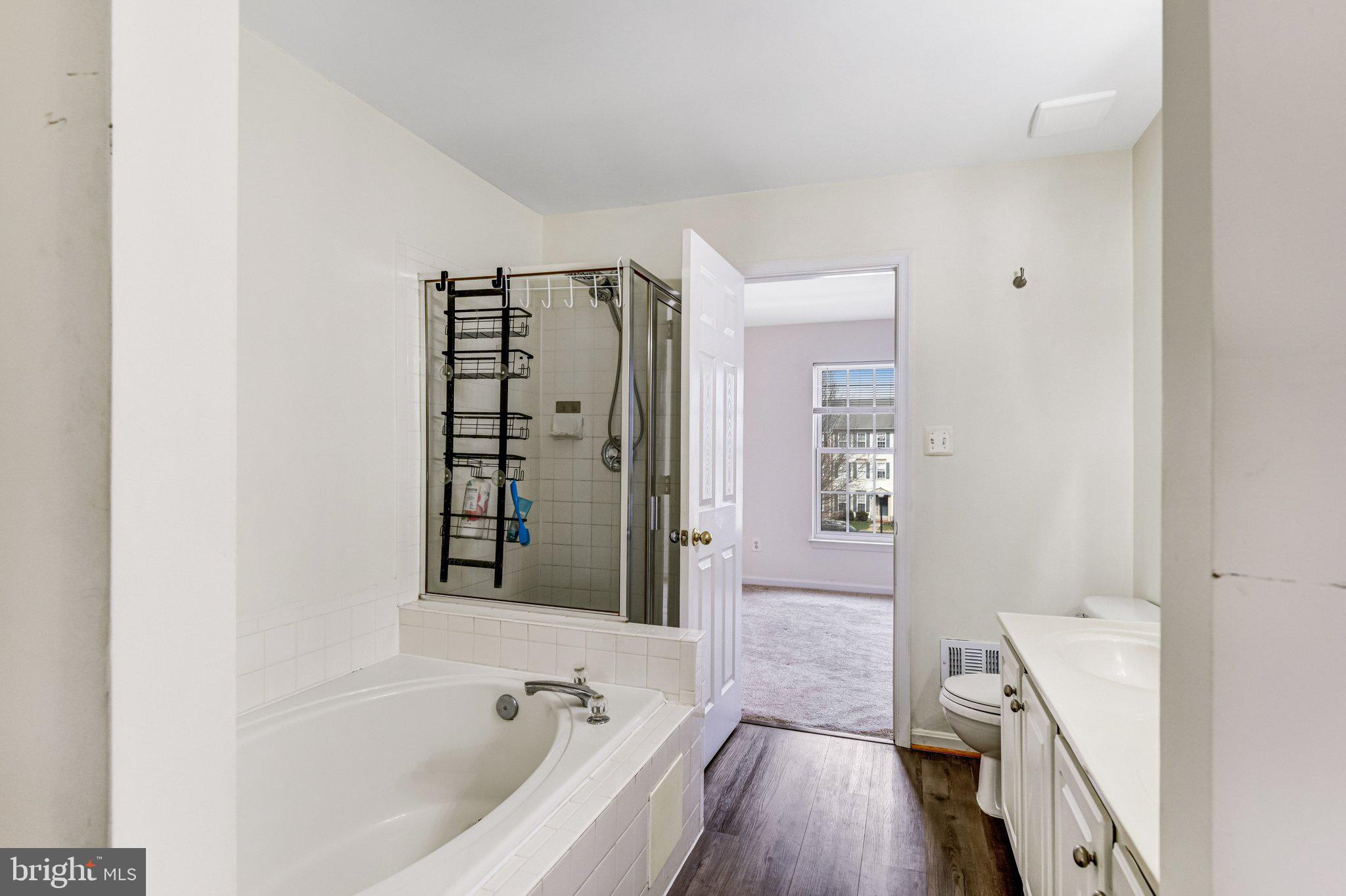 42847 PILGRIM SQUARE