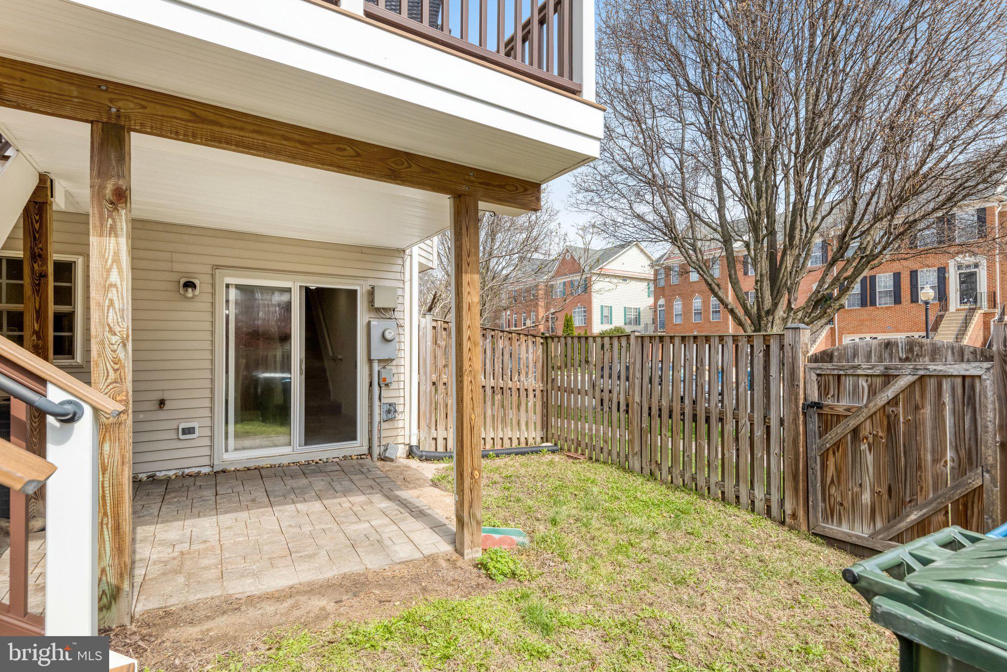 42847 PILGRIM SQUARE
