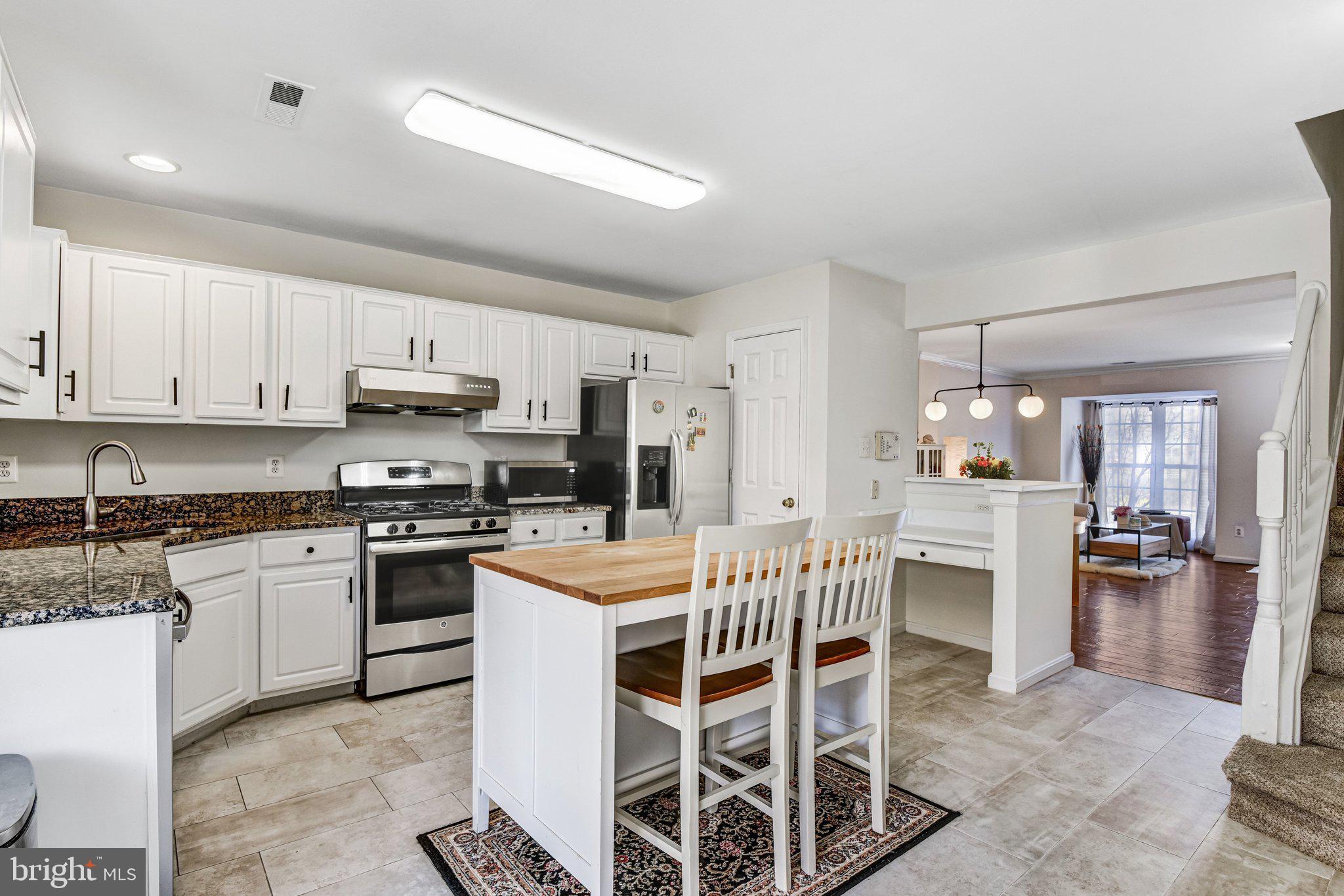 42847 PILGRIM SQUARE