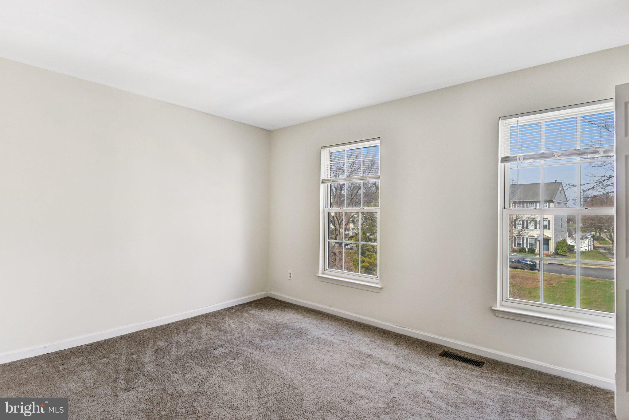42847 PILGRIM SQUARE