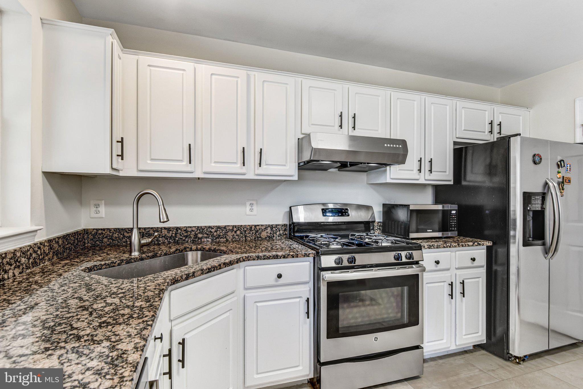 42847 PILGRIM SQUARE