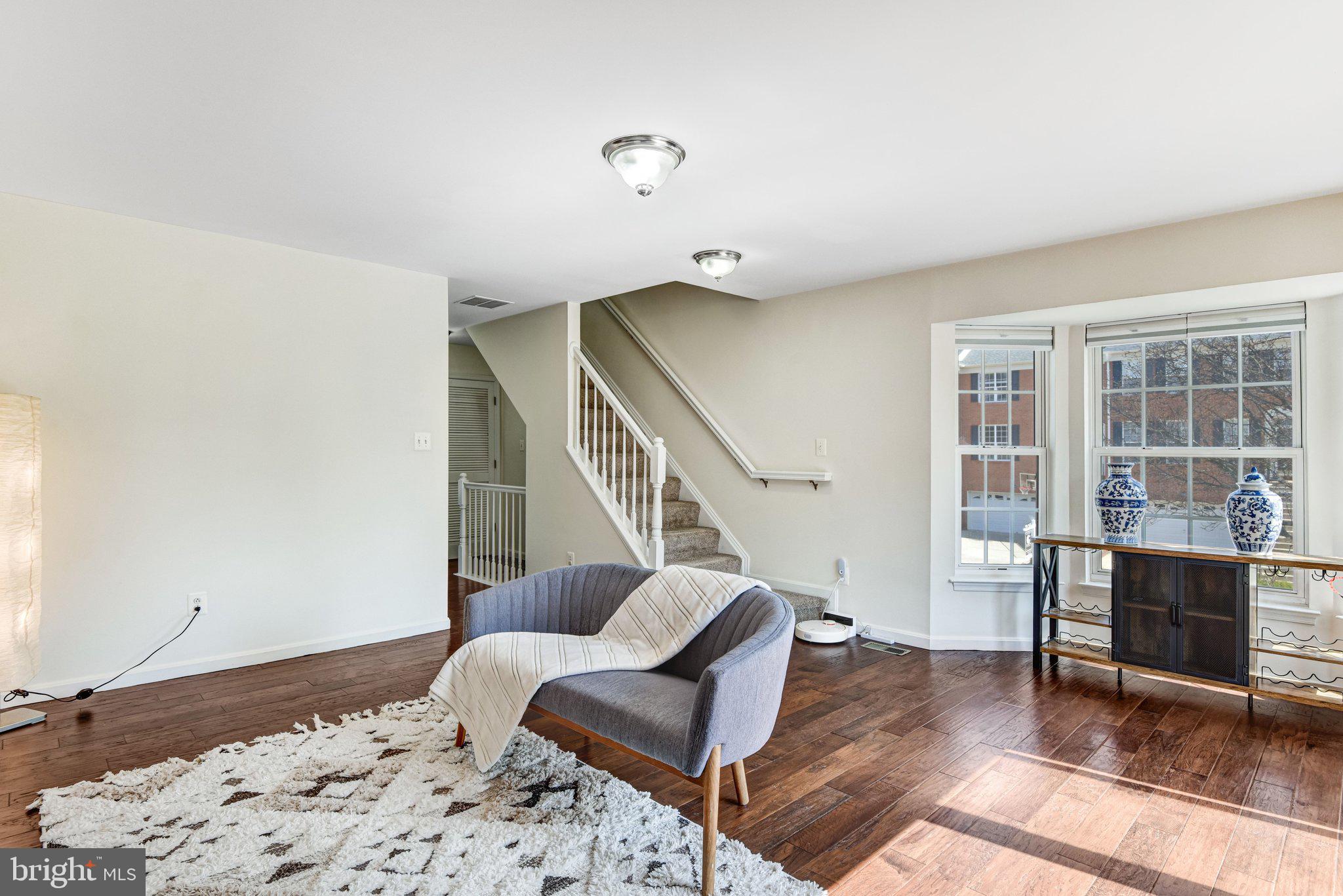 42847 PILGRIM SQUARE
