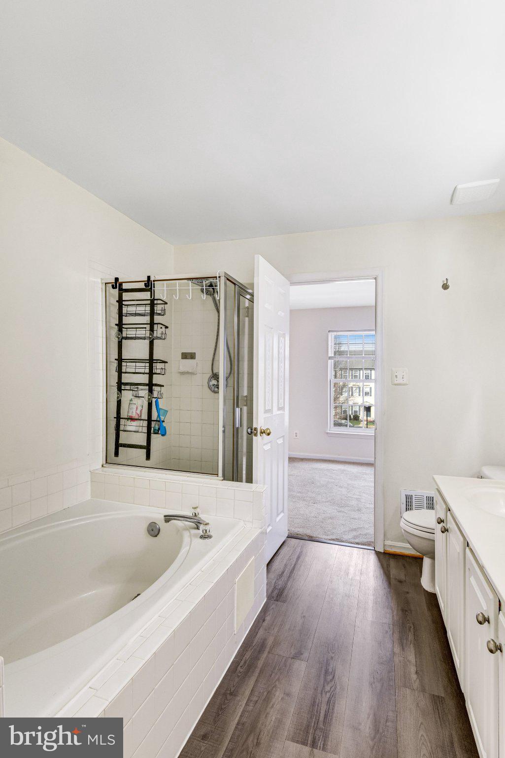 42847 PILGRIM SQUARE