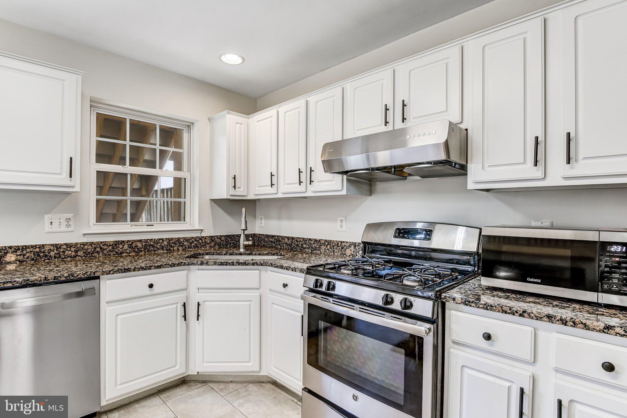 42847 PILGRIM SQUARE