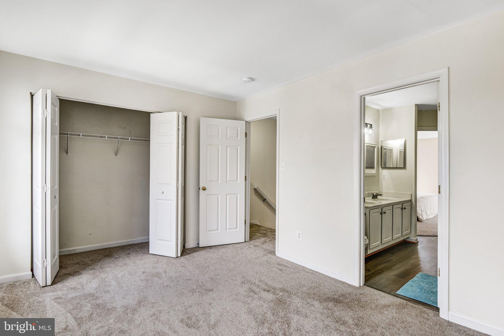 42847 PILGRIM SQUARE