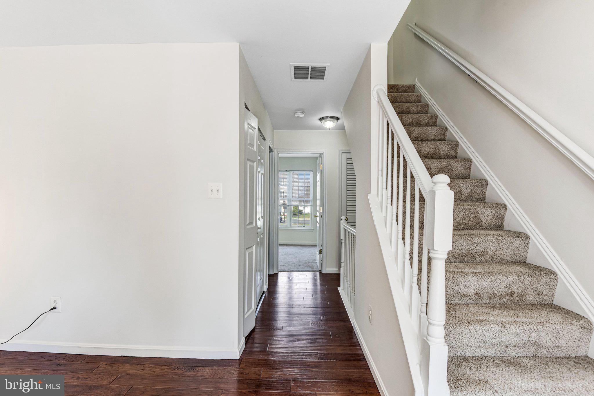 42847 PILGRIM SQUARE