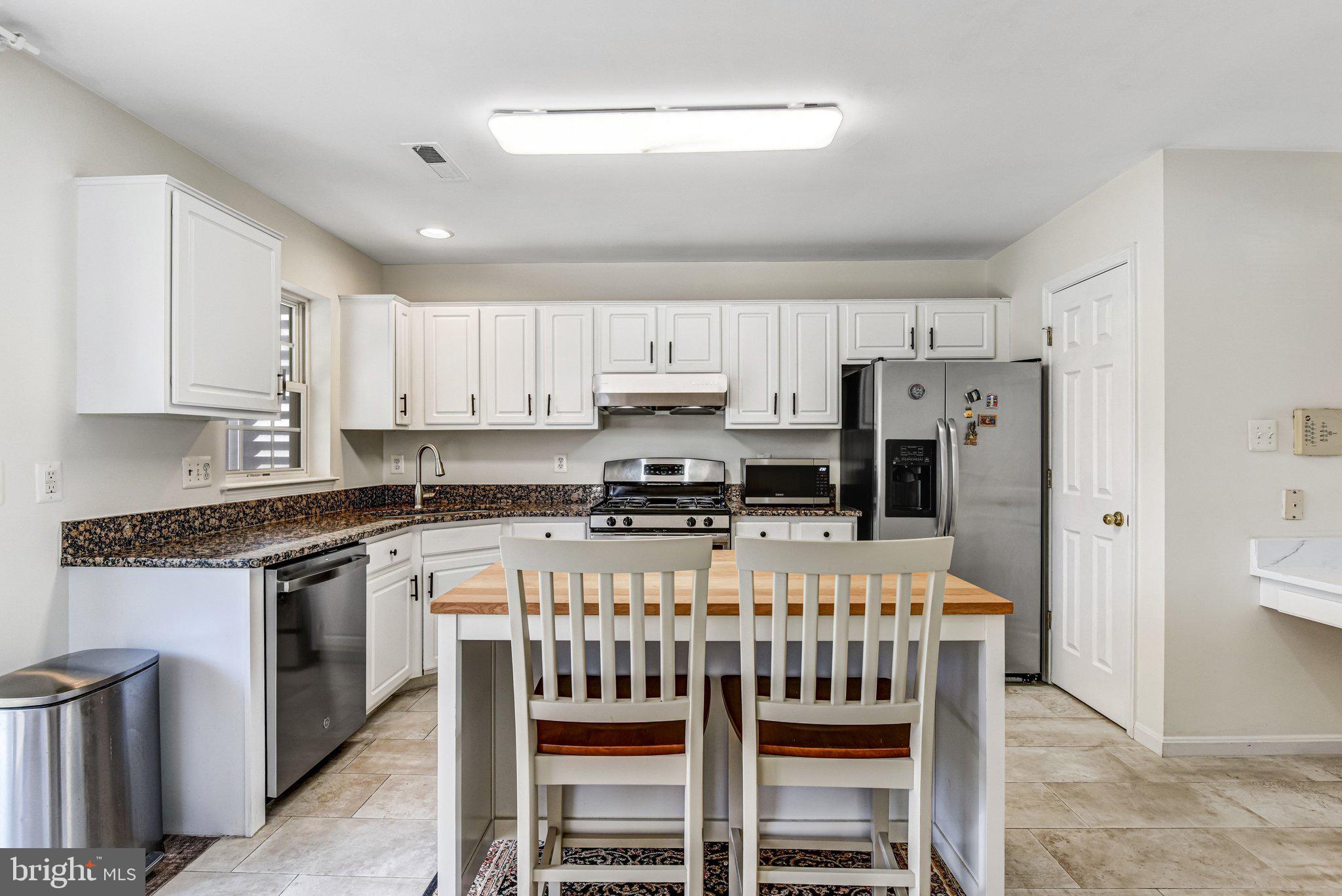 42847 PILGRIM SQUARE