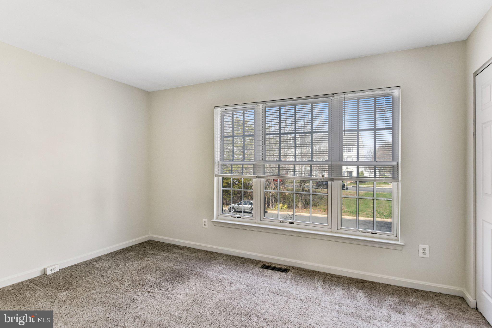 42847 PILGRIM SQUARE