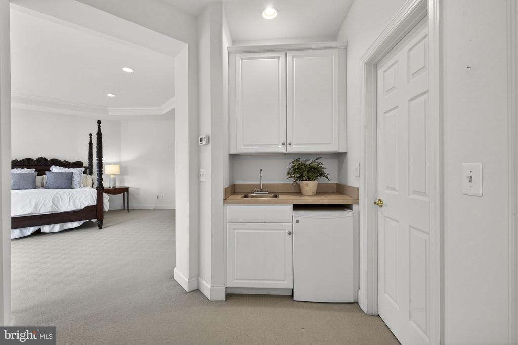 17111 NEEDLES COURT