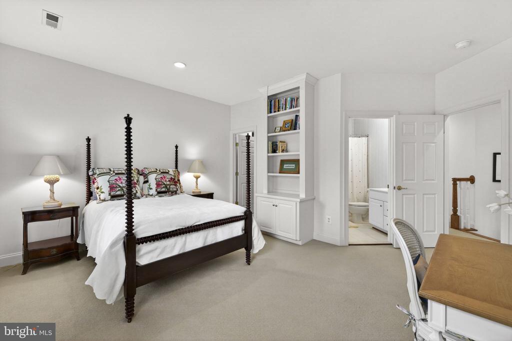 17111 NEEDLES COURT
