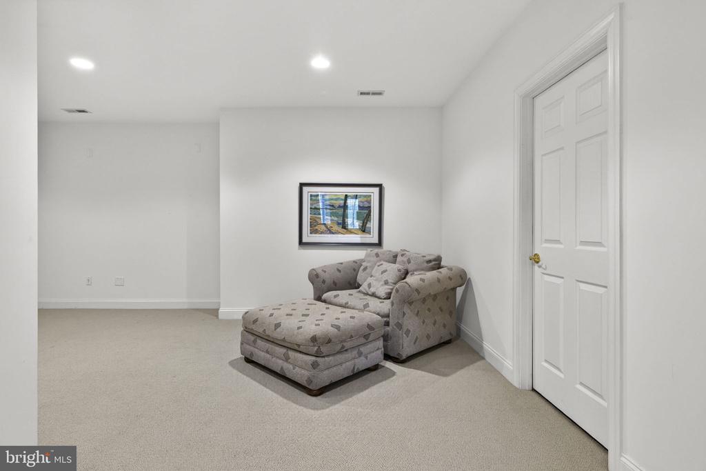 17111 NEEDLES COURT