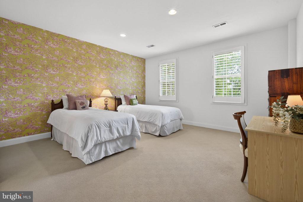 17111 NEEDLES COURT