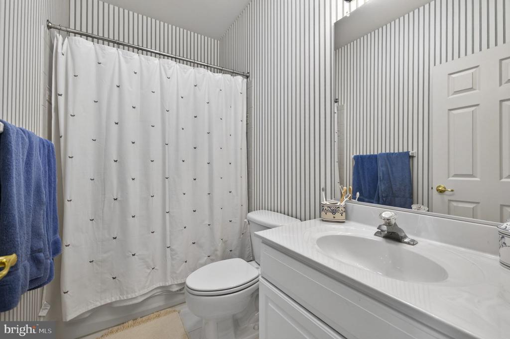17111 NEEDLES COURT