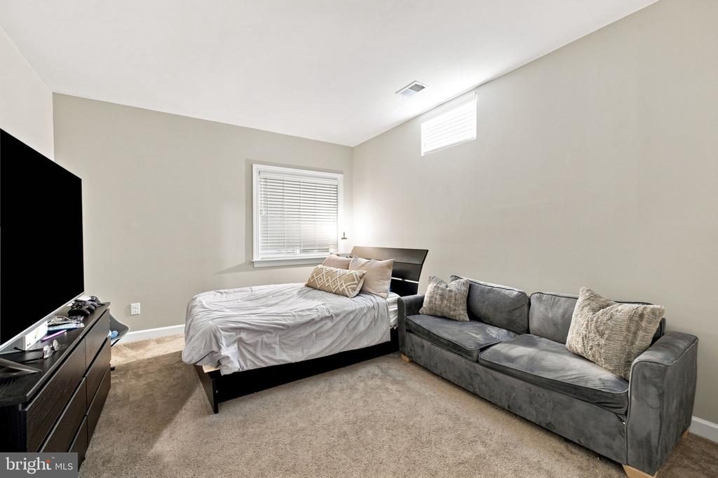 15169 CORONET PLACE