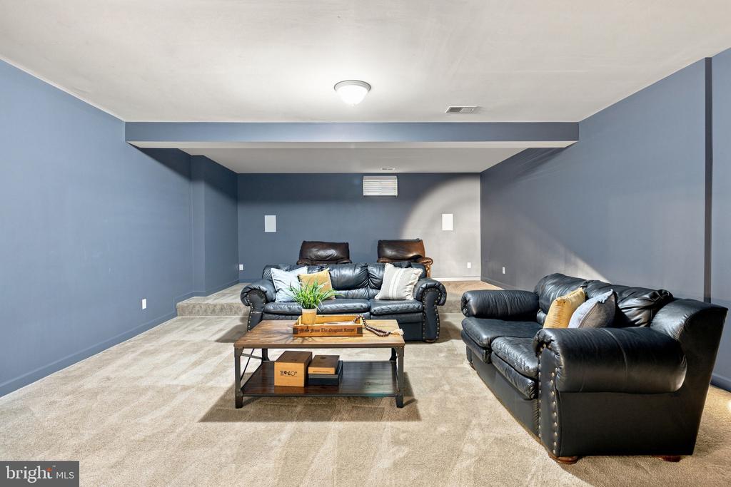 15169 CORONET PLACE