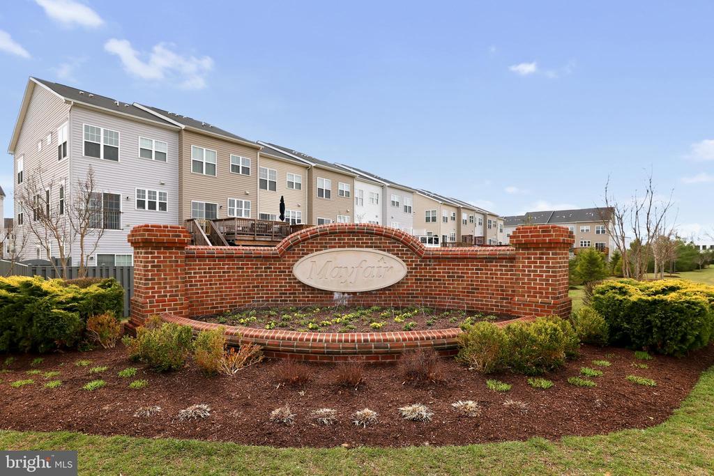 206 MILES HAWK TERRACE