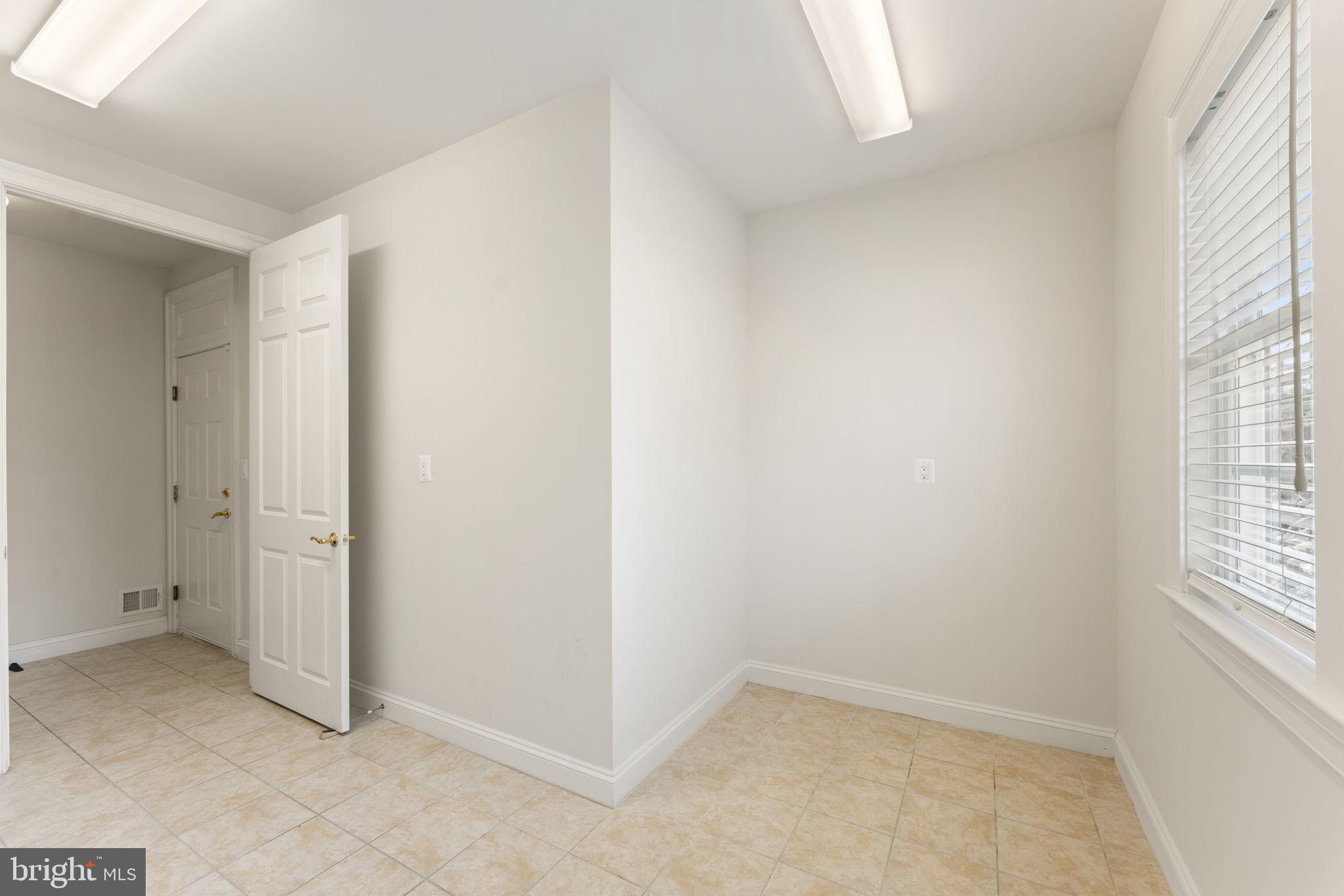 35047 SNICKERSVILLE TURNPIKE