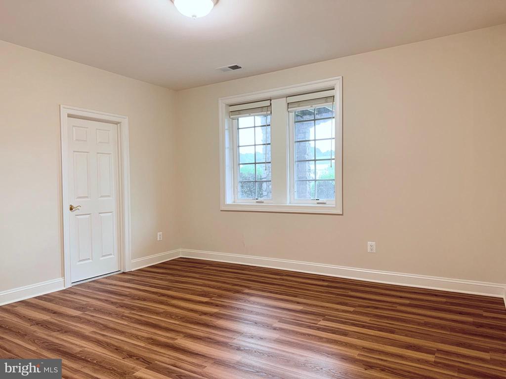35047 SNICKERSVILLE TURNPIKE