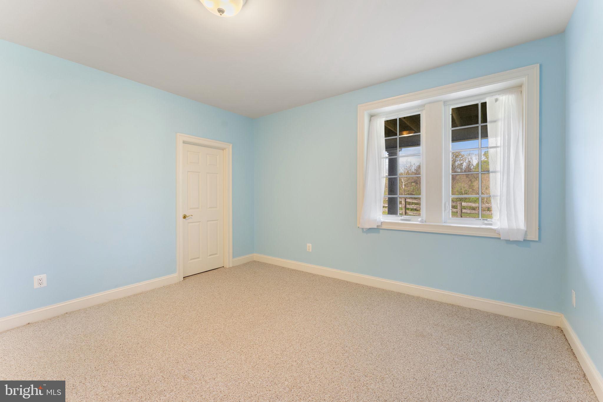 35047 SNICKERSVILLE TURNPIKE