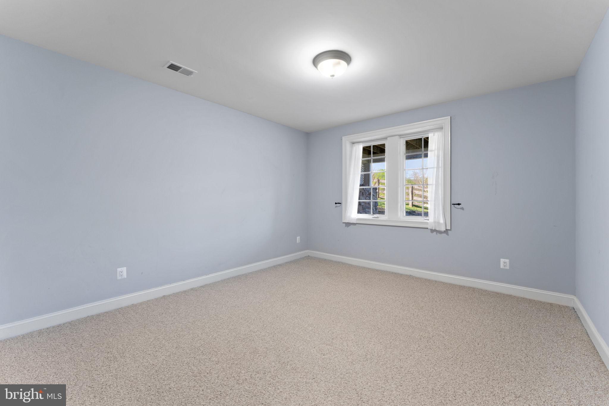 35047 SNICKERSVILLE TURNPIKE