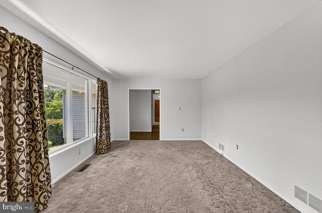 40297 BRADDOCK ROAD