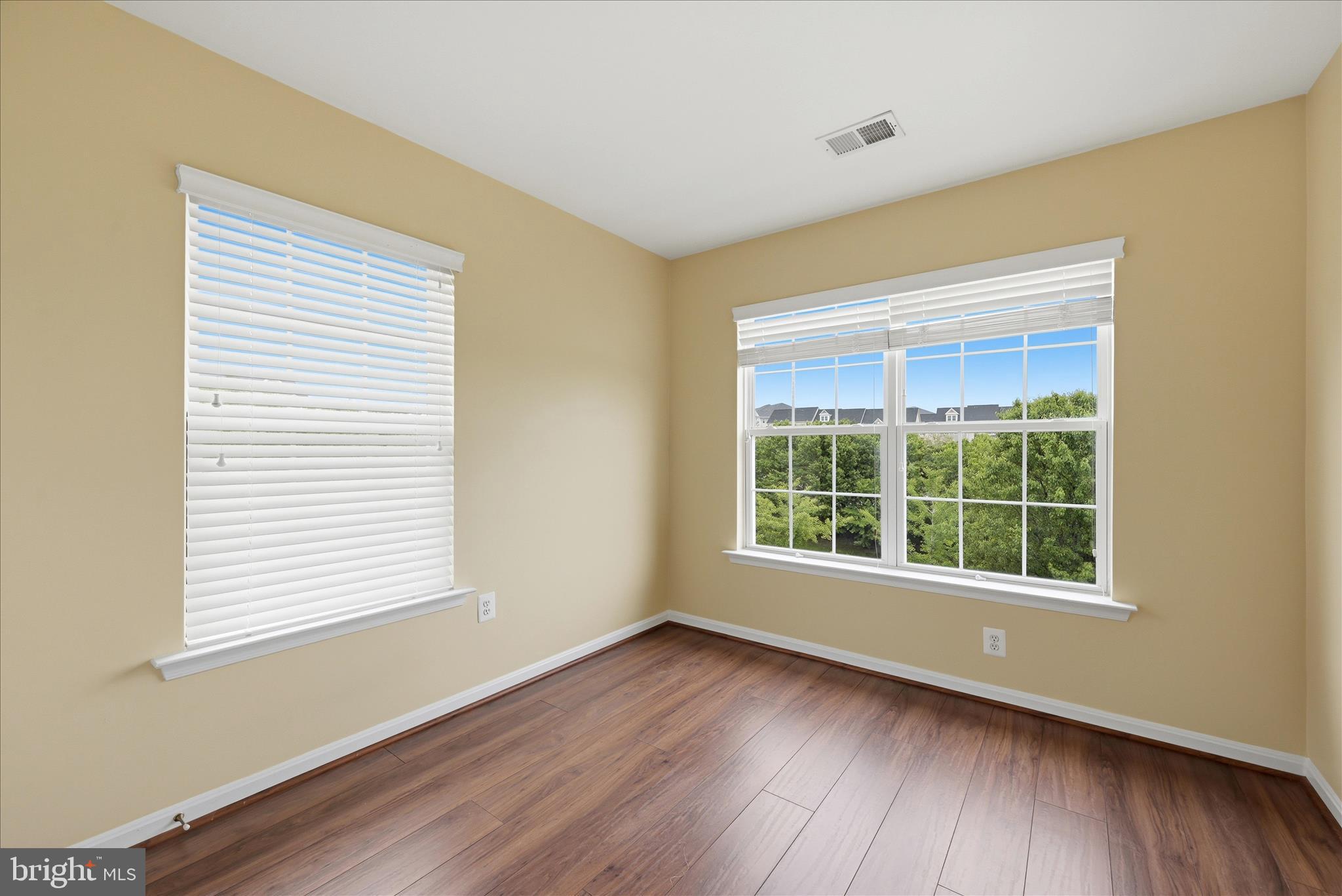 509 EDMONTON TERRACE NE
