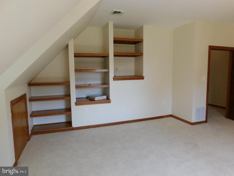 13886 BERLIN TURNPIKE A