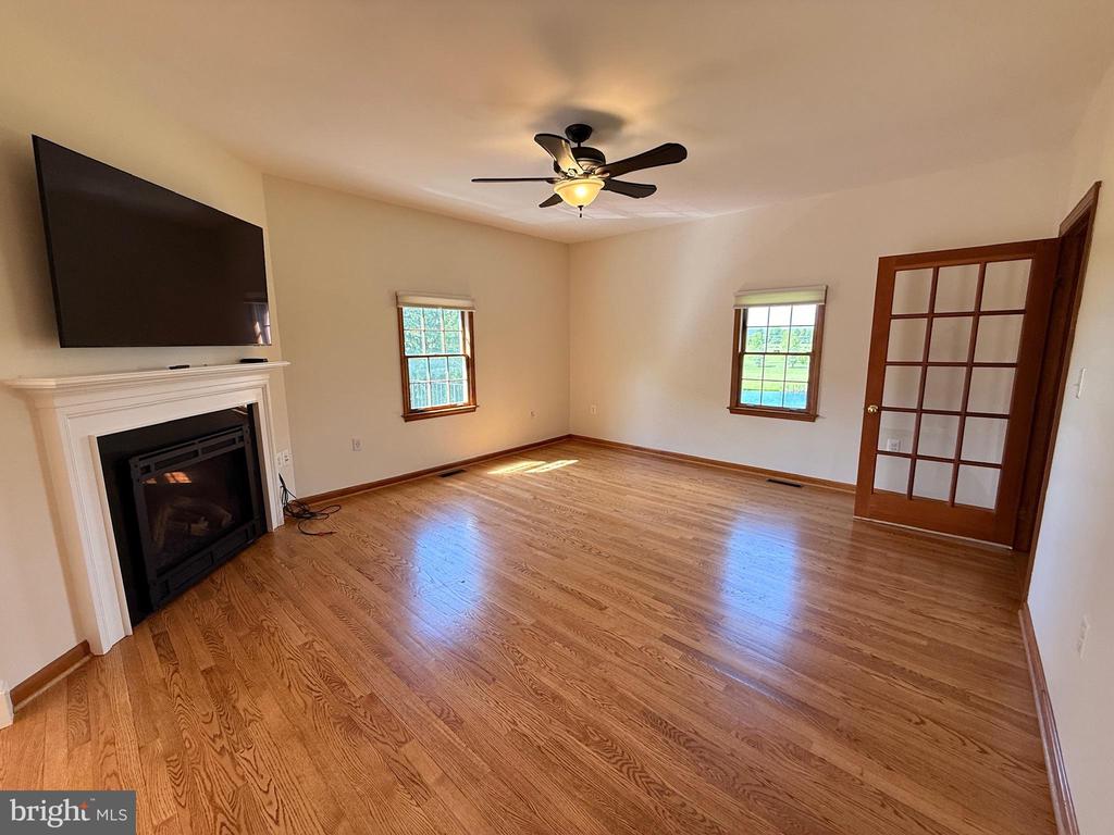 13886 BERLIN TURNPIKE A