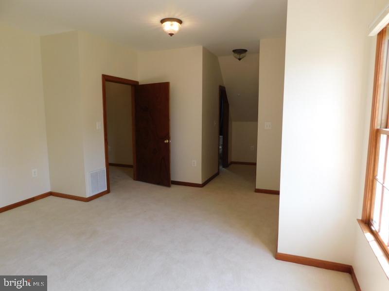 13886 BERLIN TURNPIKE A