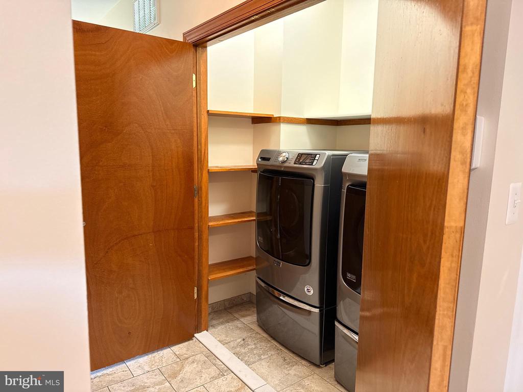 13886 BERLIN TURNPIKE A