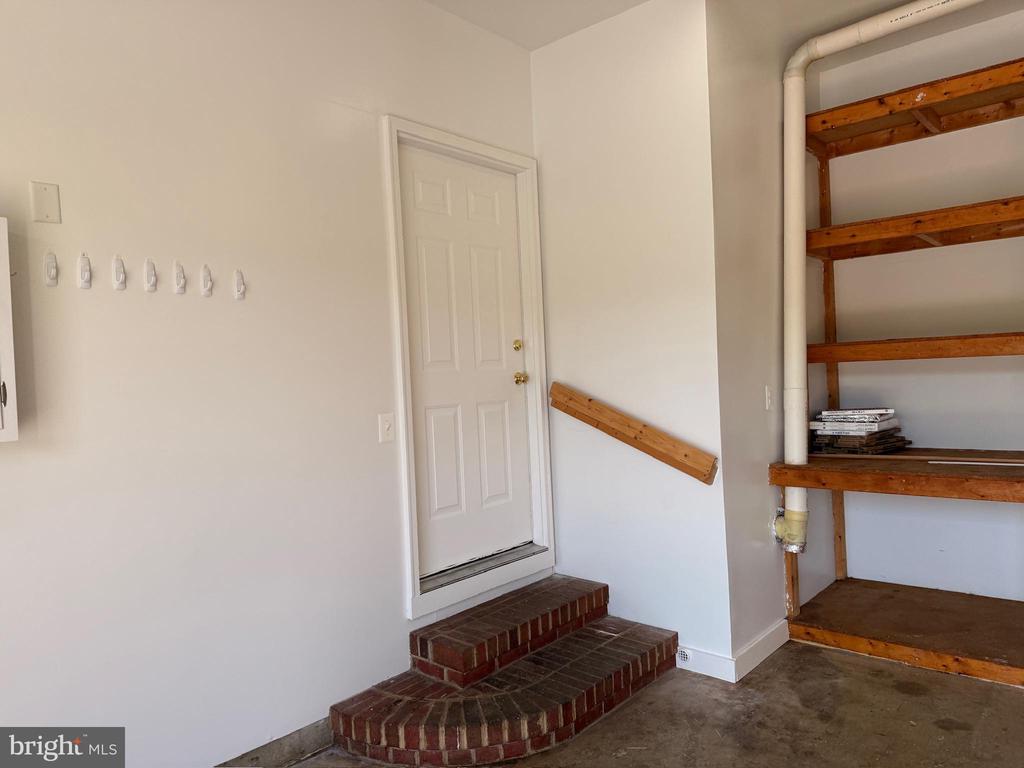 13886 BERLIN TURNPIKE A