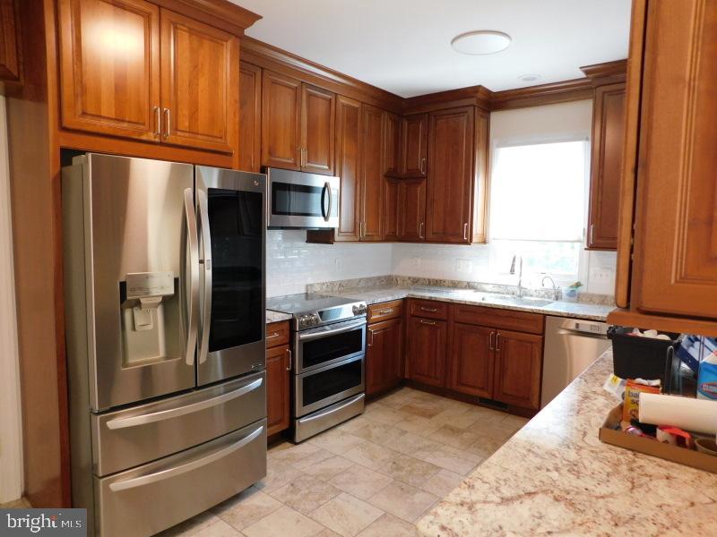 13886 BERLIN TURNPIKE A