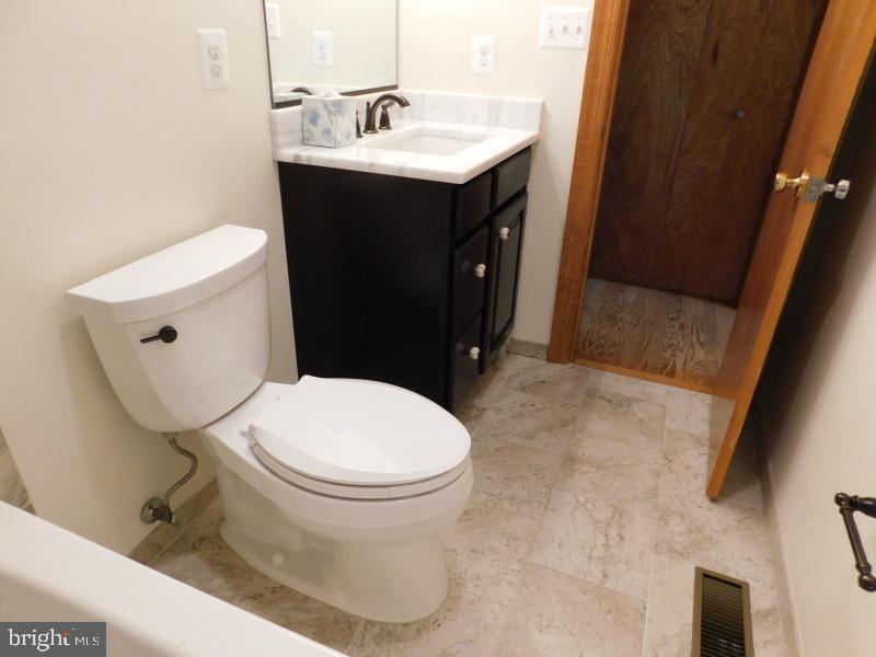 13886 BERLIN TURNPIKE A