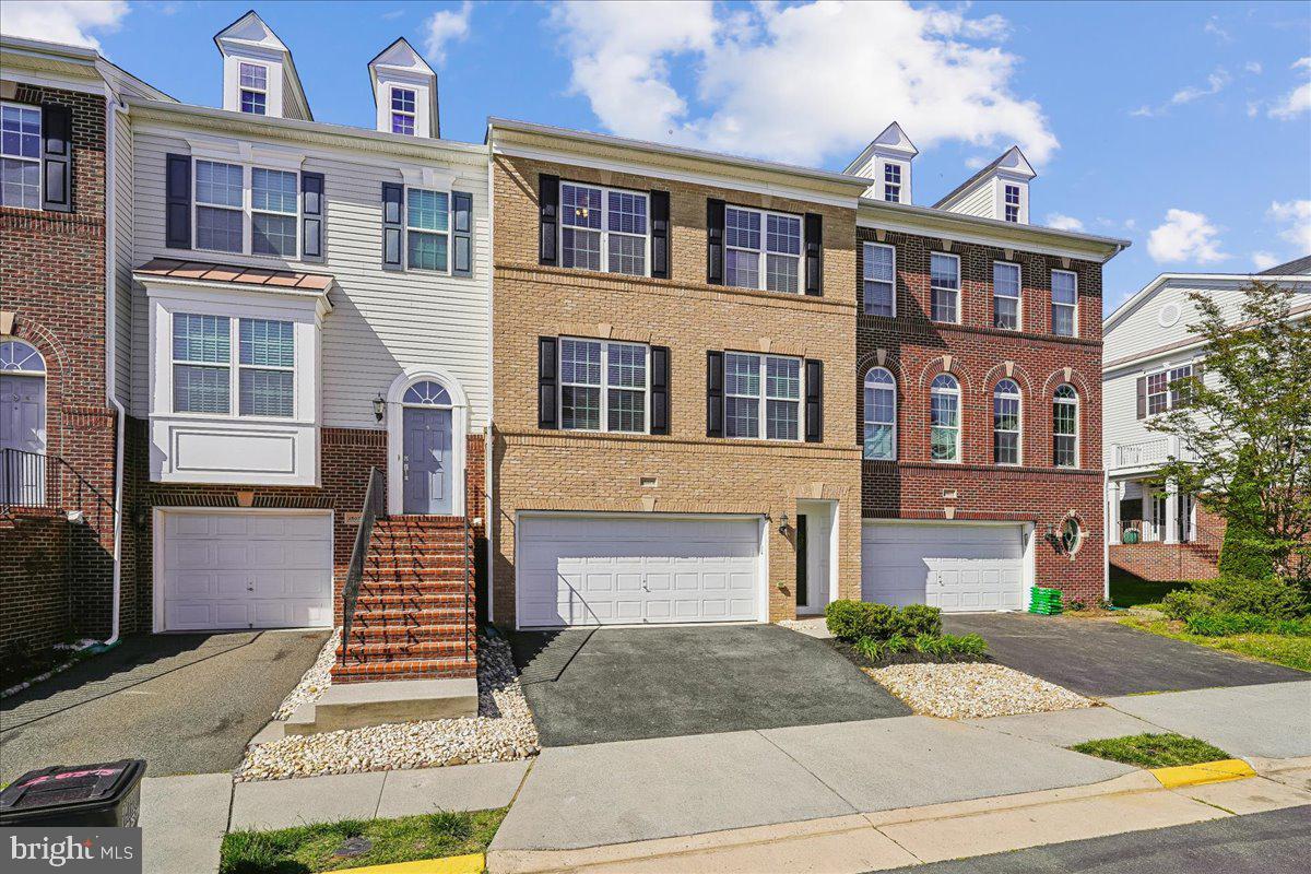 25073 PRAIRIE FIRE SQUARE