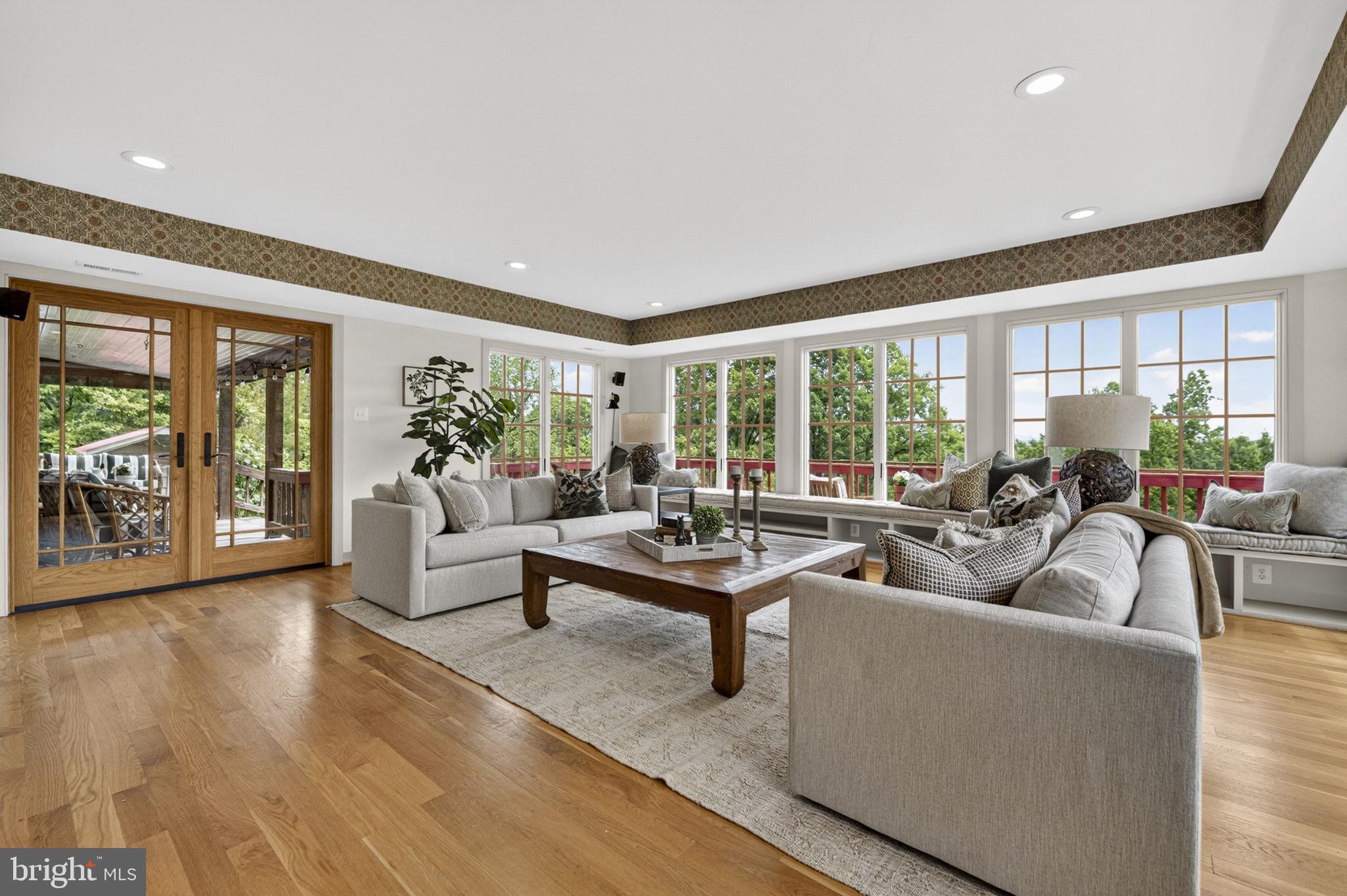 42165 BLACK WALNUT LANE