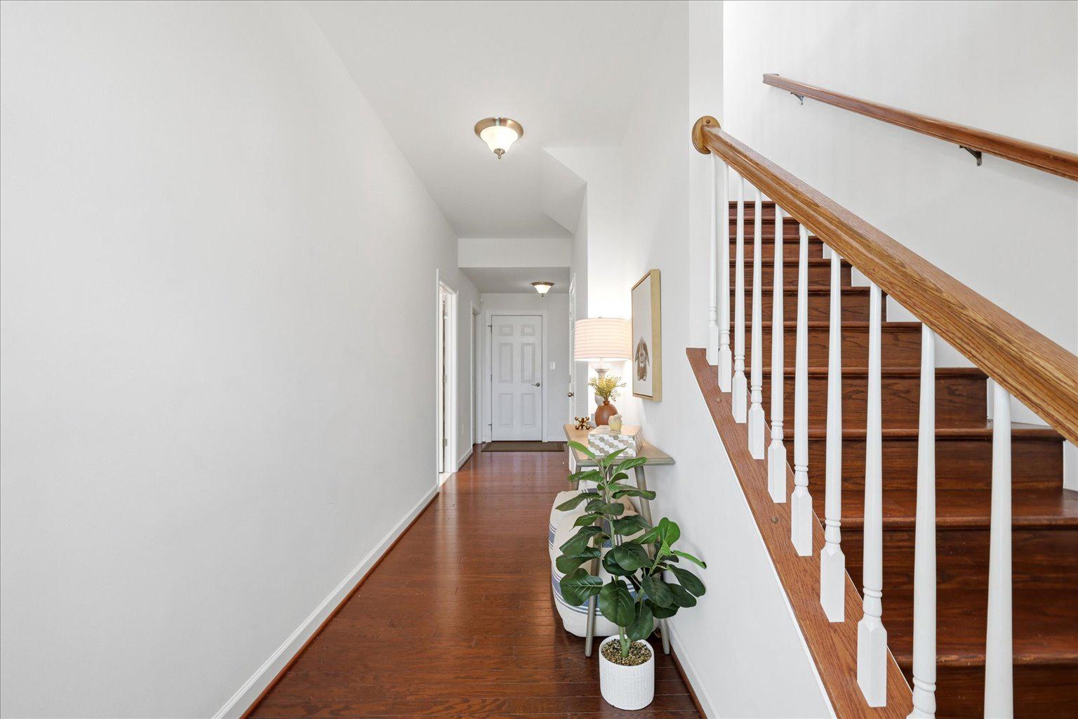 1626 LISMORE TERRACE NE