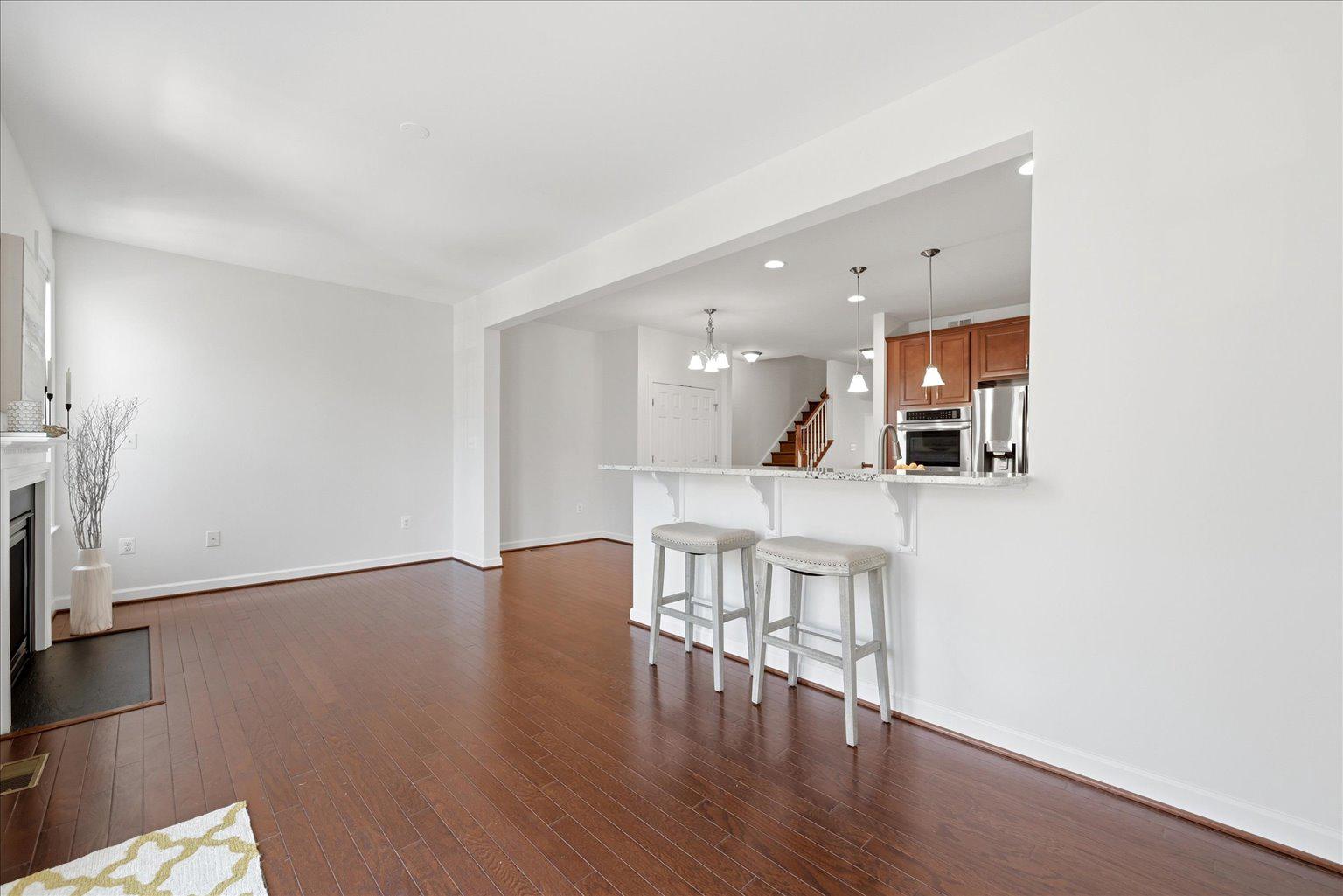 1626 LISMORE TERRACE NE