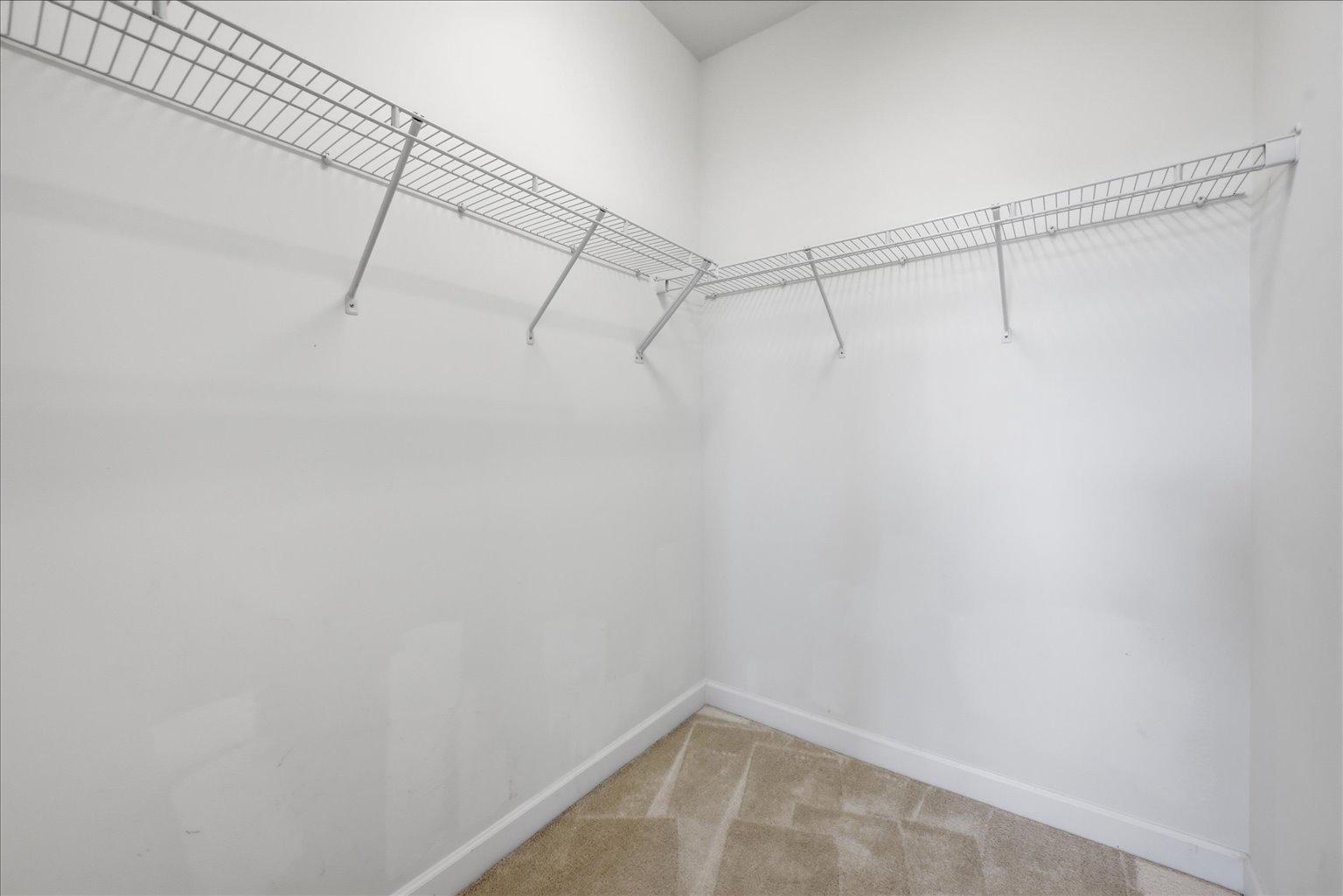 1626 LISMORE TERRACE NE