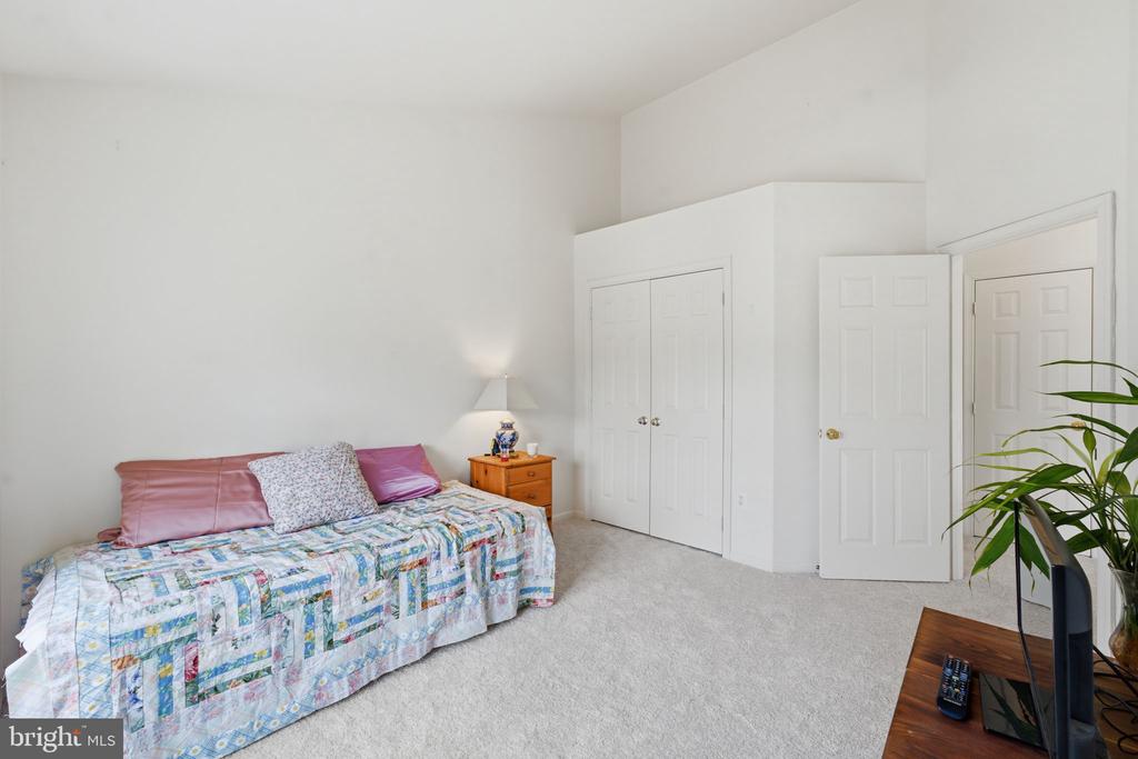 20628 GLENMERE SQUARE