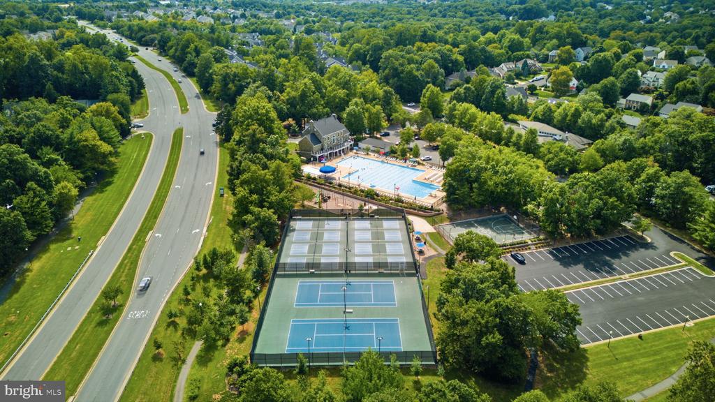 20628 GLENMERE SQUARE