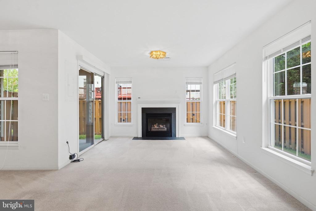 20628 GLENMERE SQUARE