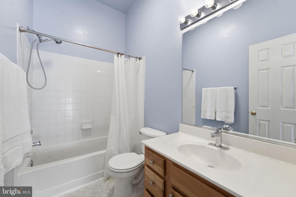 20628 GLENMERE SQUARE